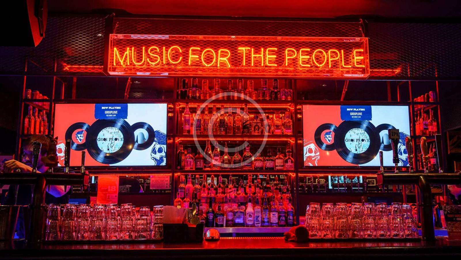 Discovering Internet Radio Stations: New Music